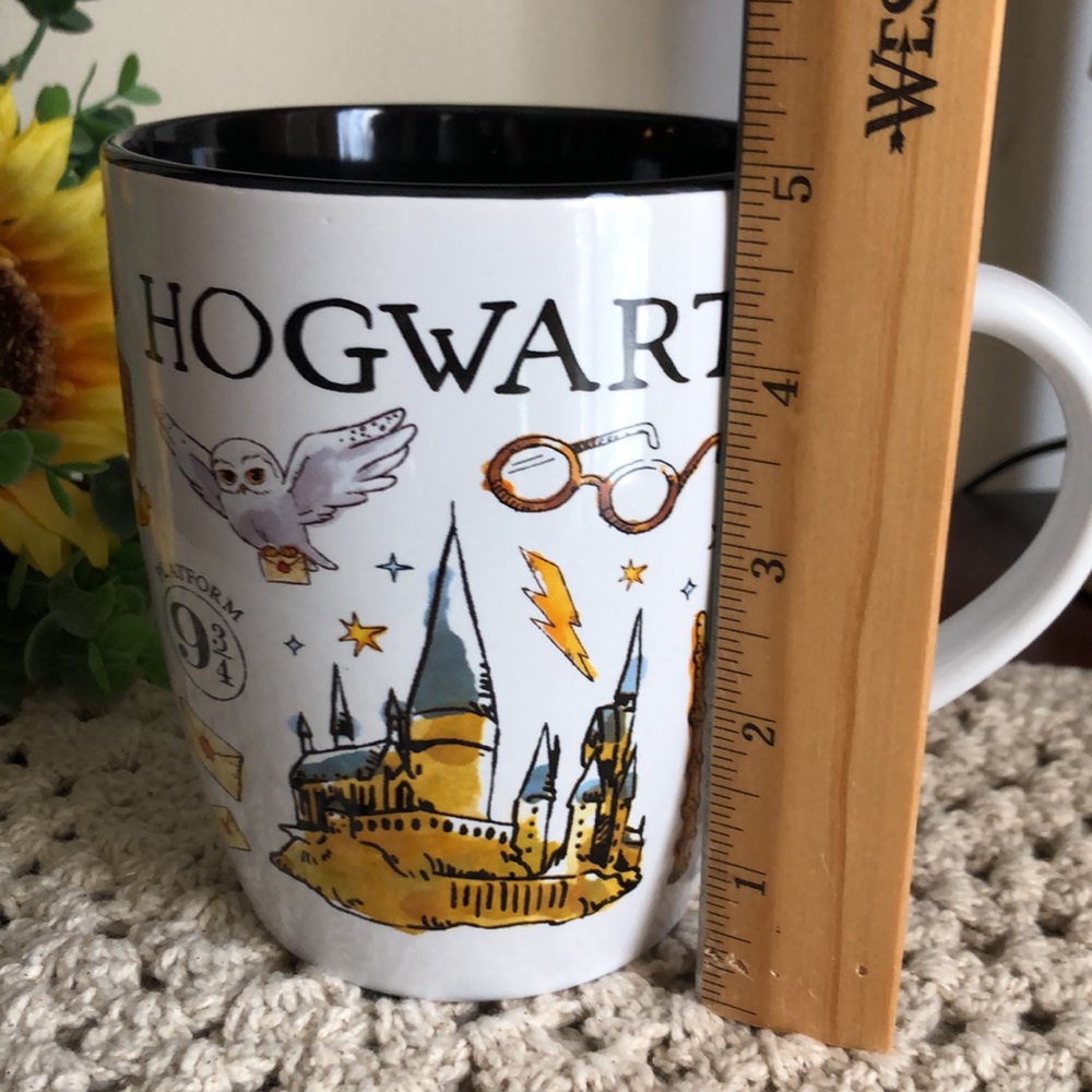 Harry Potter HOGWARTS Mug - Picture 7 of 9